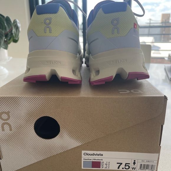 ON cloudvista shoes - Picture 4 of 4